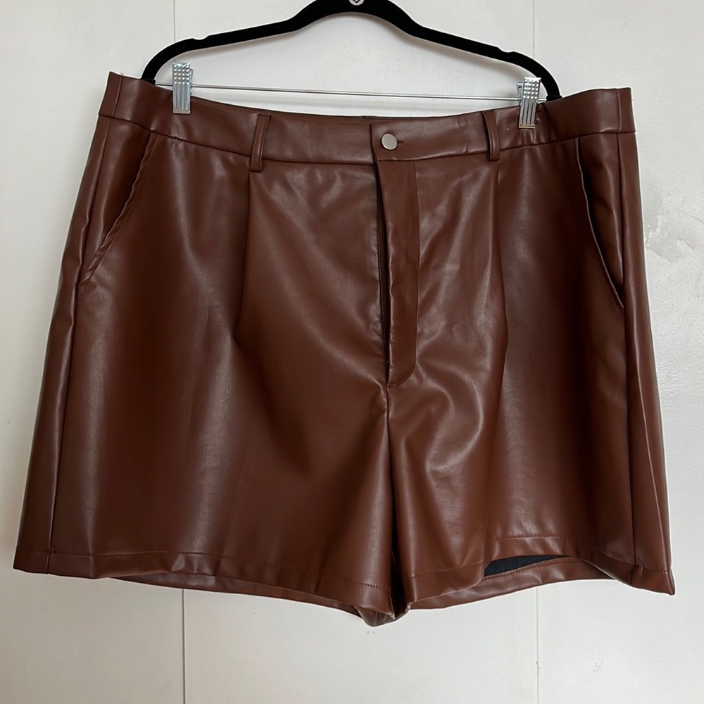 Faux leather shorts 3XL